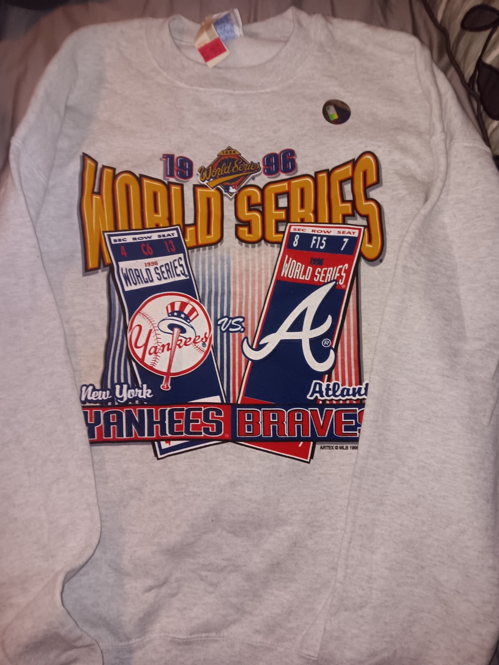 1996 World Series Yankees vs Braves Sweatshirt - Gray